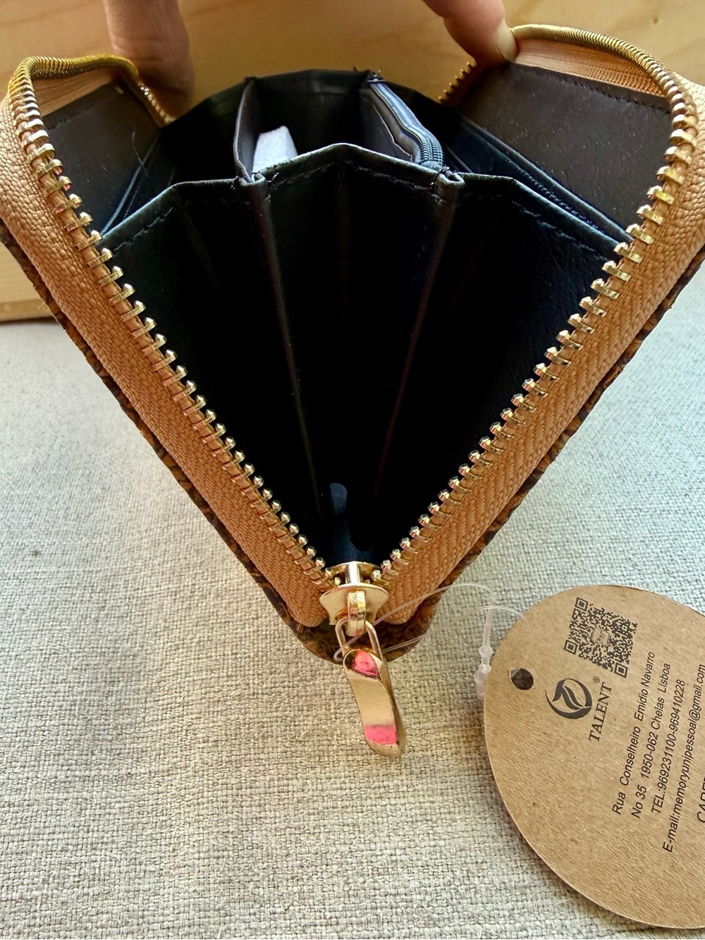 *NEW* Portugal Cork Zip Wallet in Natural Brown with Navy Motif - Picture 6 of 15